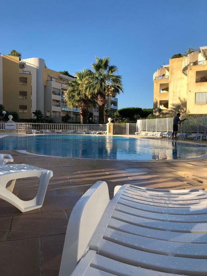 Front Beach Luxury Near Nice Airport Кань-сюр-Мер Экстерьер фото